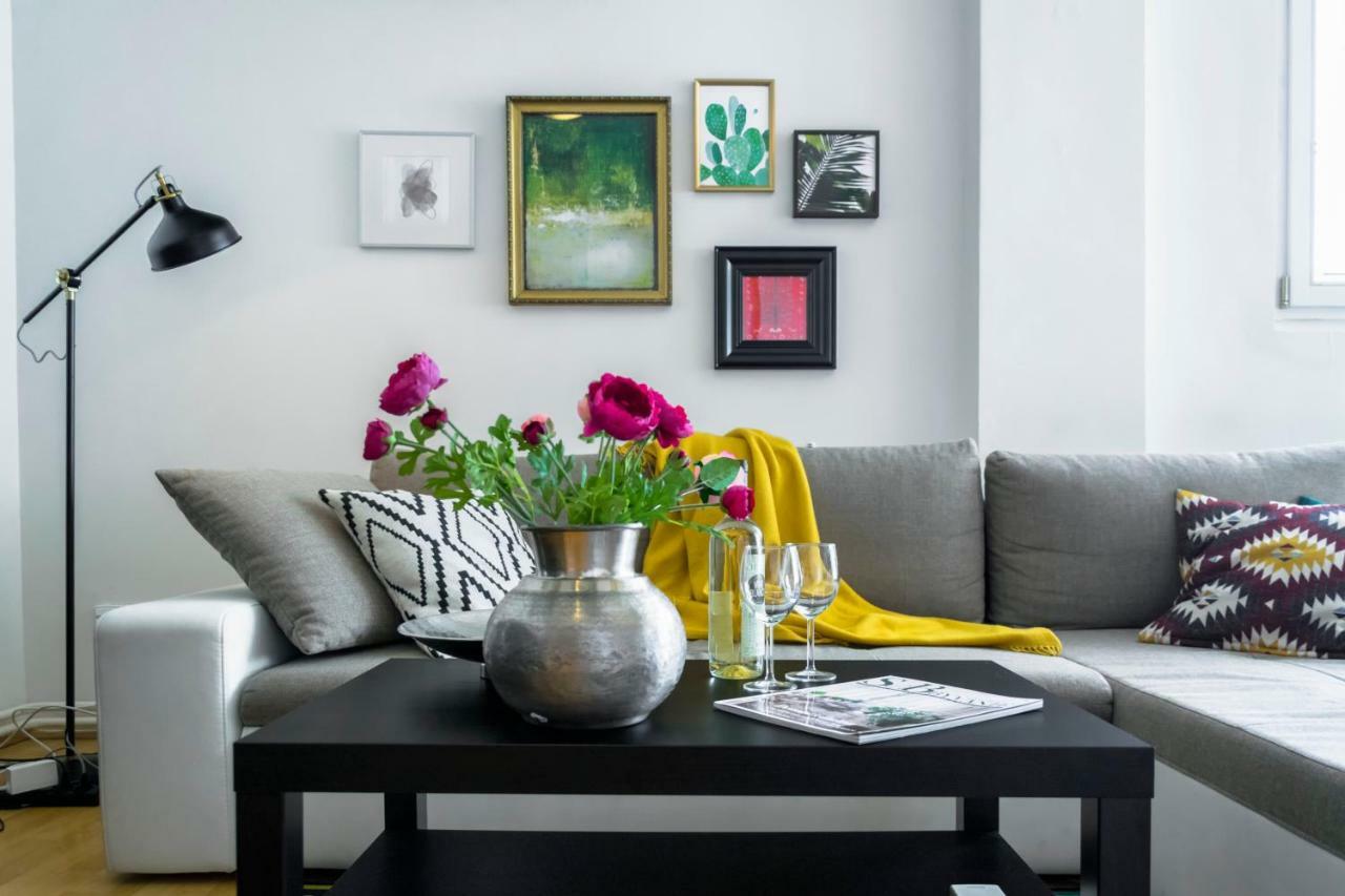 Pollock Apartment In Old Town Братислава Экстерьер фото